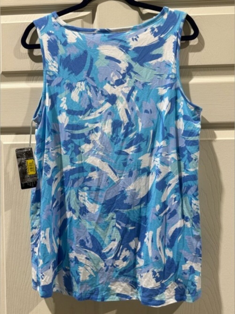 NWT Blue and White Abstract Sleeveless tank top and shorts - Picture 1 of 3